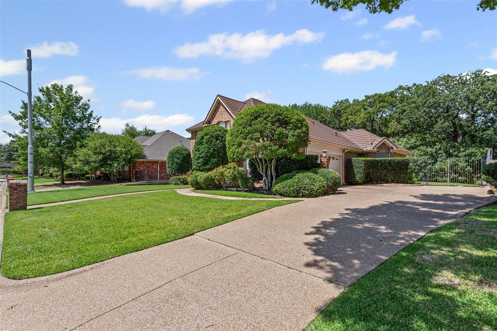 6704 Marthas Vineyard Drive