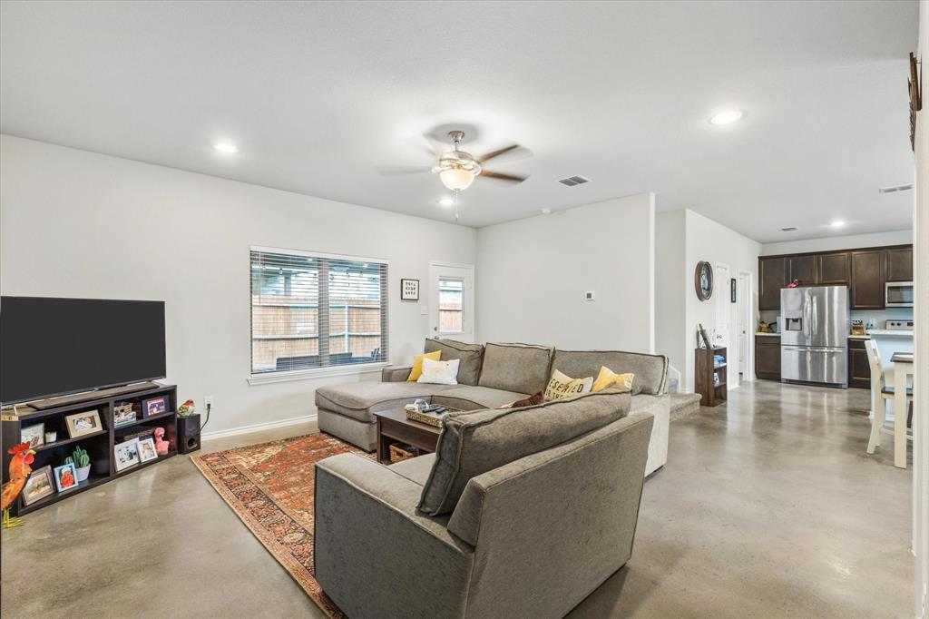 Treaty Oaks - Residential Lease