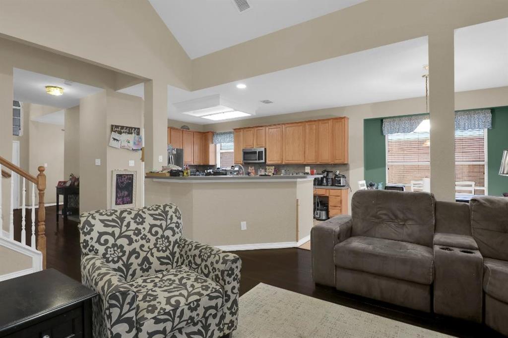 2115 Crestwood Trail