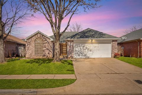 Photo of 9089 Brushy Creek Trail, Fort Worth, TX 76118 (MLS # 21179102)