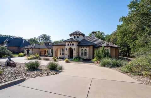 A home in Hudson Oaks