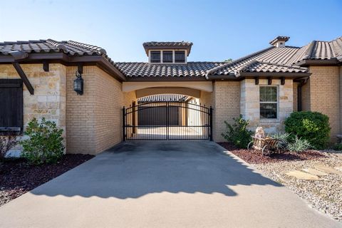 A home in Hudson Oaks