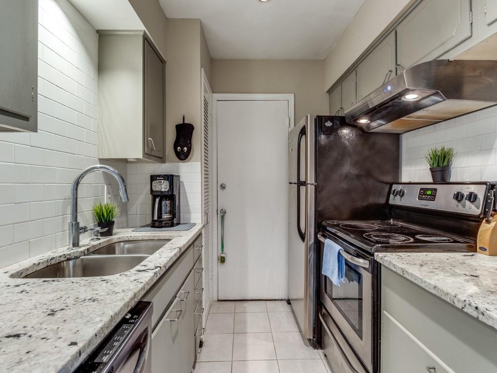 Tanglewood Twnhms Condos - Residential