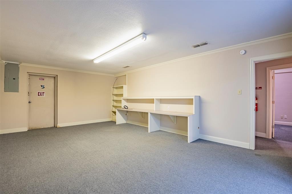 N Waxahachie - Commercial Lease