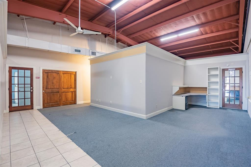 N Waxahachie - Commercial Lease