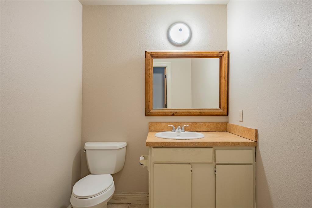 N Waxahachie - Commercial Lease