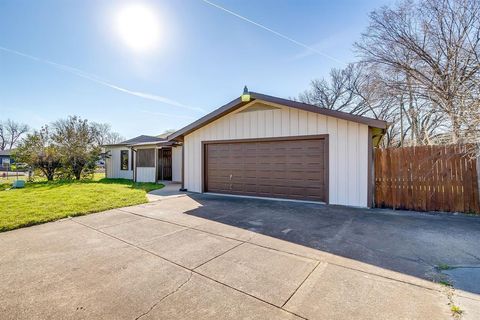 5700 Lenore Street Fort Worth TX 76134