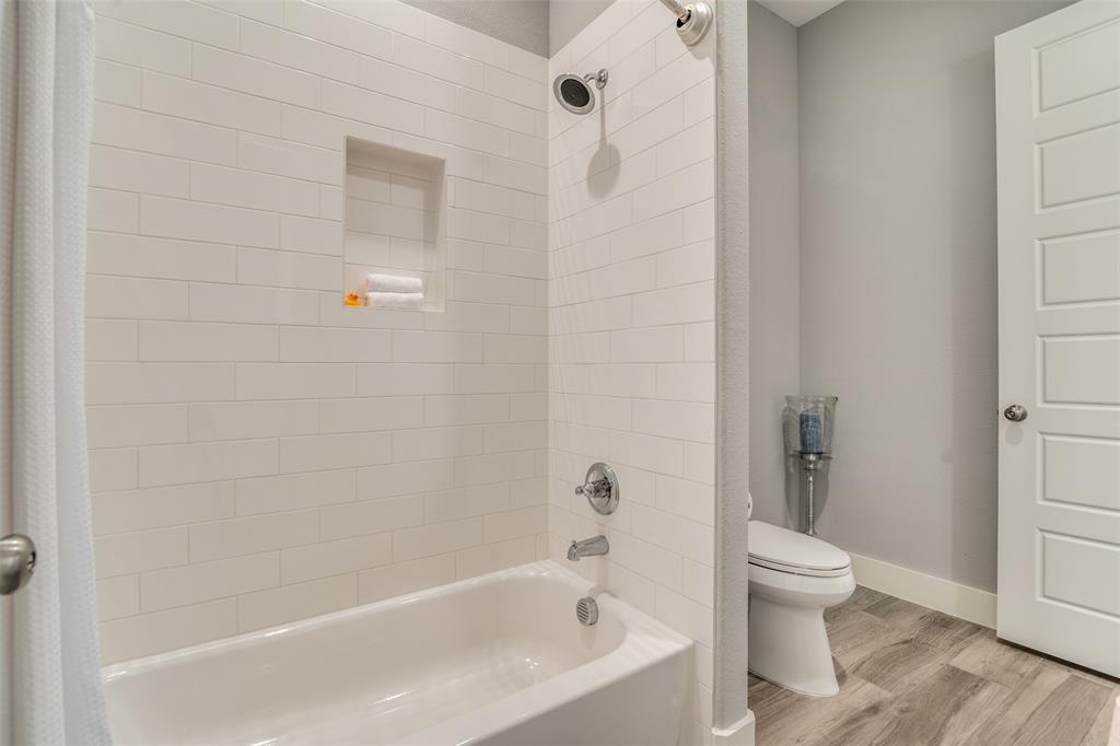 Summer Lake Country Estates - Residential