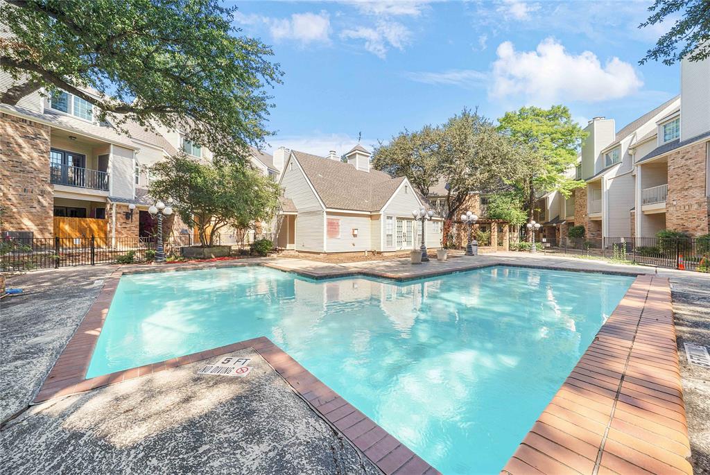 Parkway Quarter Condos - Residential Lease