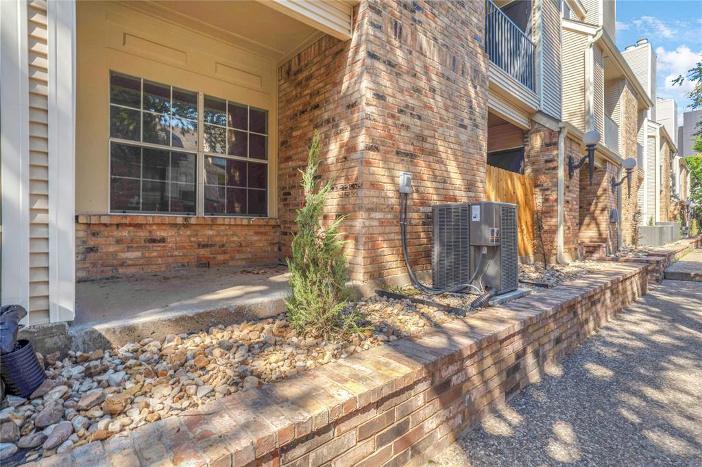 Parkway Quarter Condos - Residential Lease