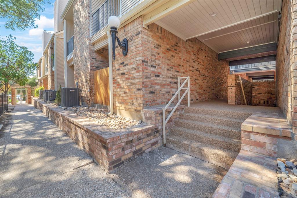 Parkway Quarter Condos - Residential Lease