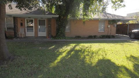 1011 Crescent Street Denton TX 76201