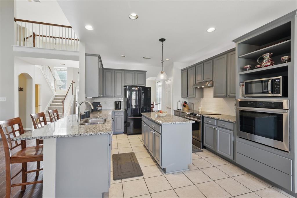 6112 Cobble Trail