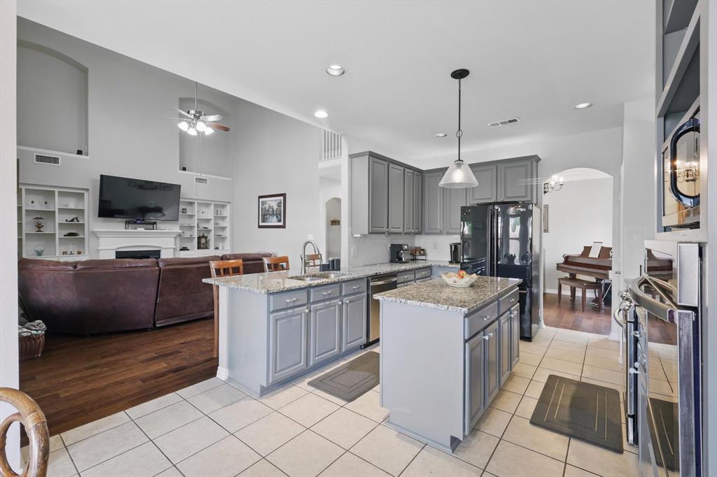 6112 Cobble Trail