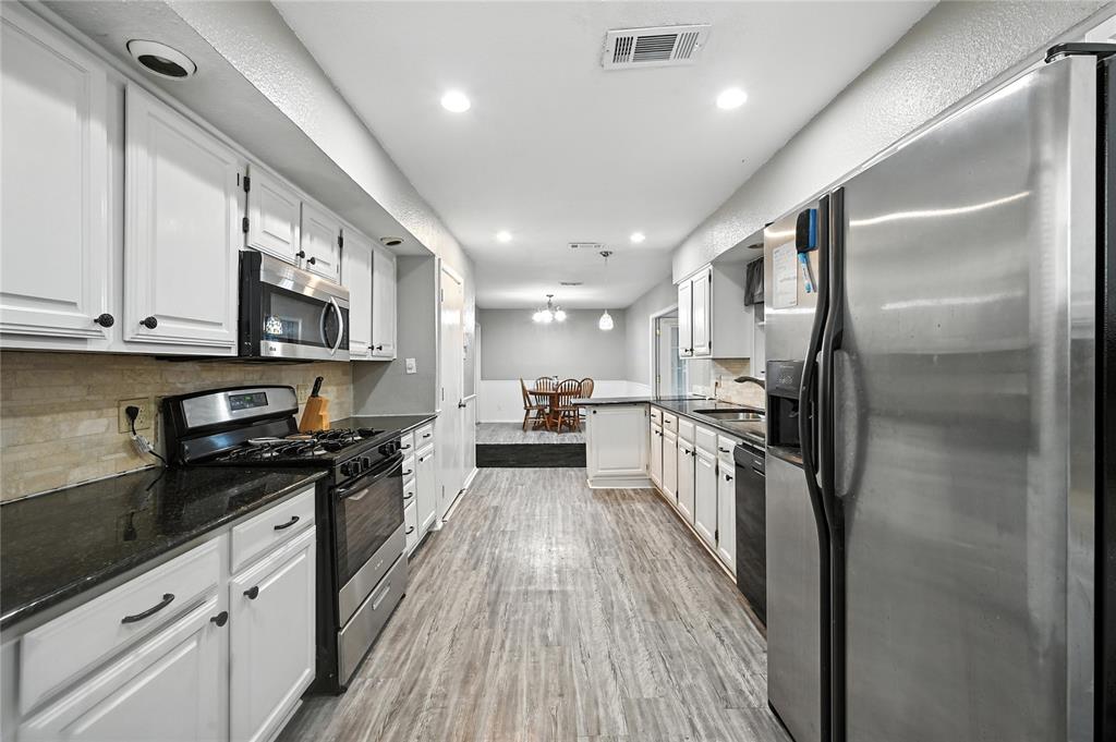 Farmers Branch, Texas 75234, United States, 4 Bedrooms Bedrooms, ,3 BathroomsBathrooms,Residential,Active,167136