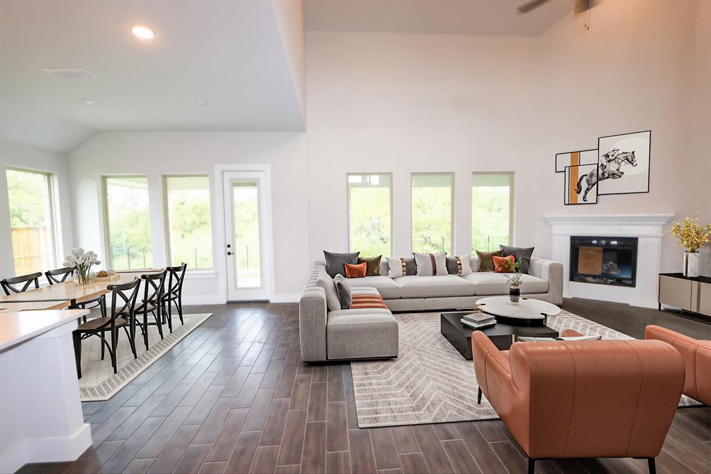 Valencia on the Lake Ph 2b-1 - Residential Lease