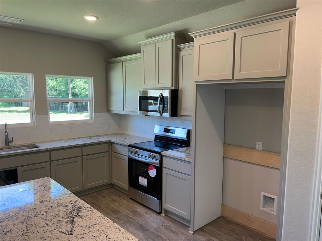 Gainesville, Texas 76240, United States, 3 Bedrooms Bedrooms, ,2 BathroomsBathrooms,Residential,Pending,63509