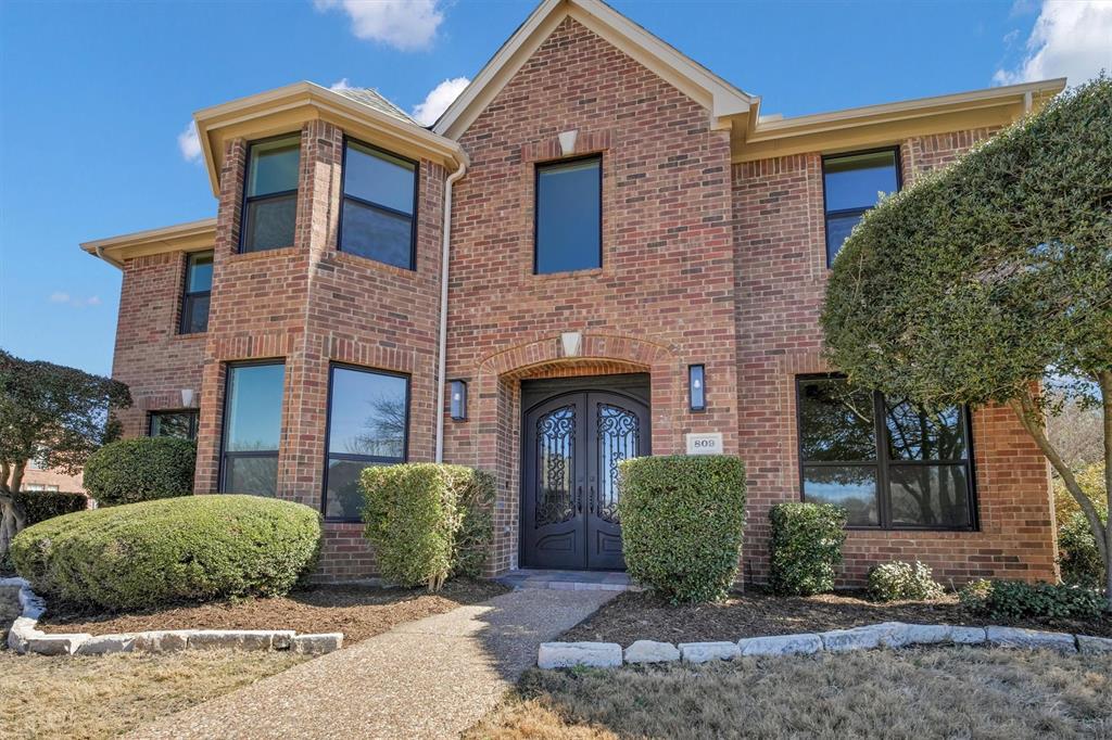 809 Forest Lakes Court