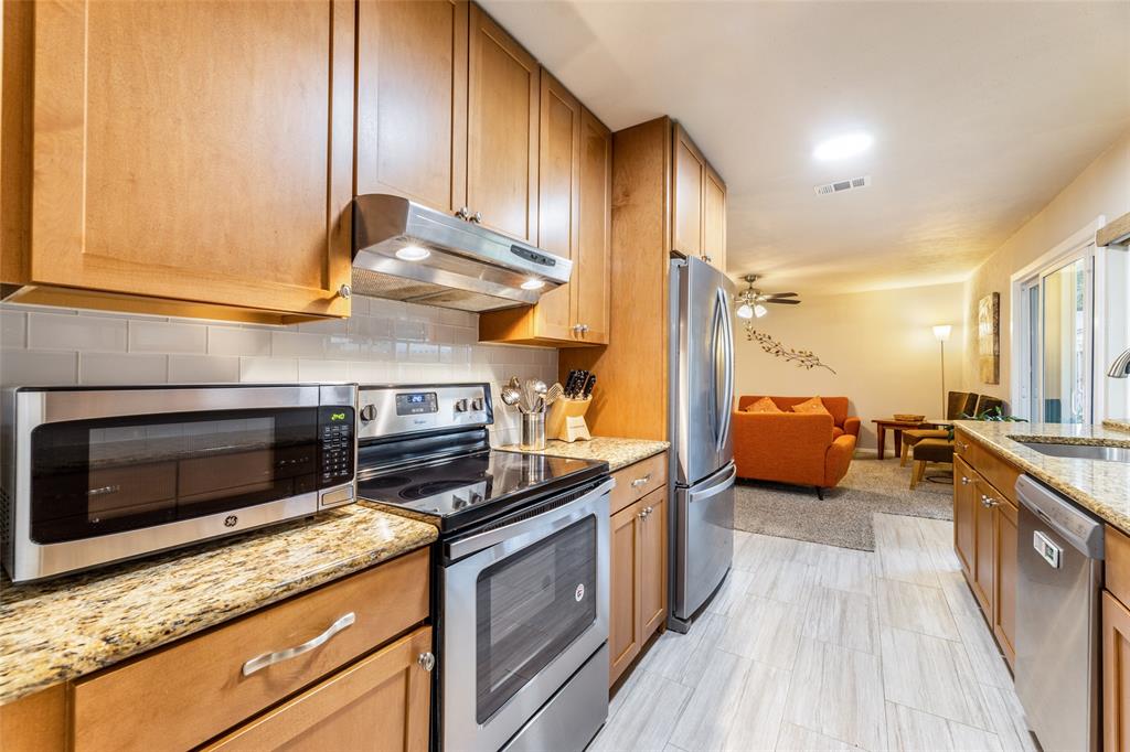 909 Harvest Glen Drive