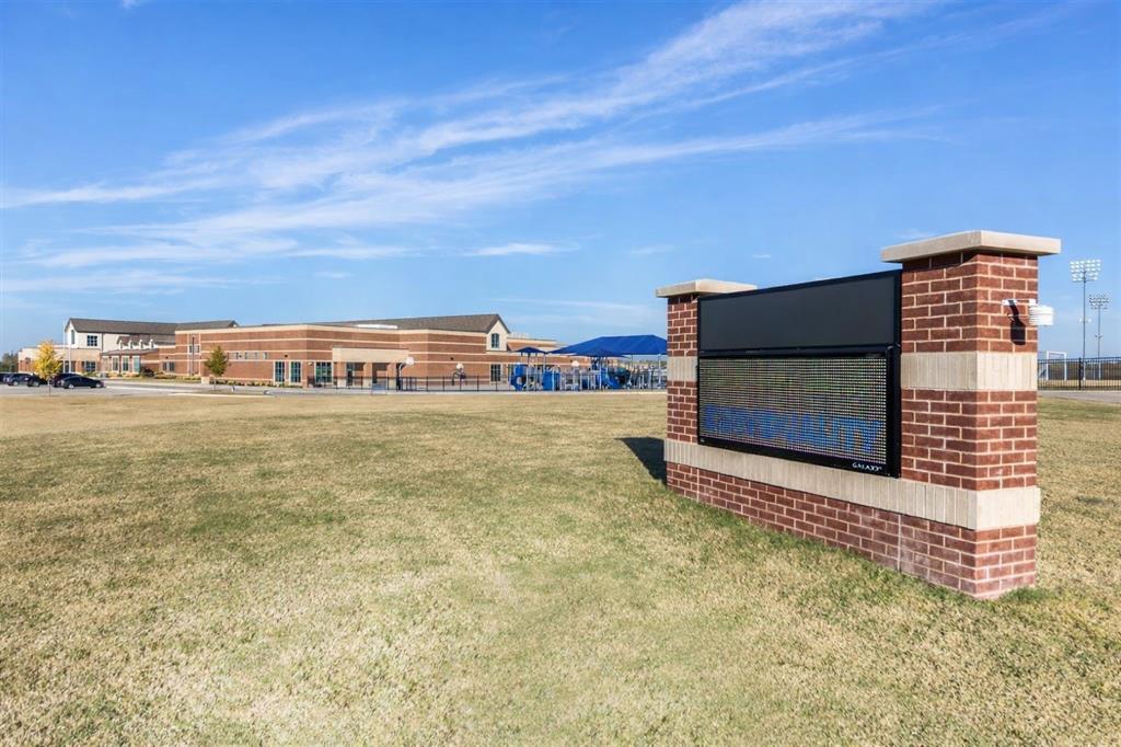 2332 Miranda Lane
