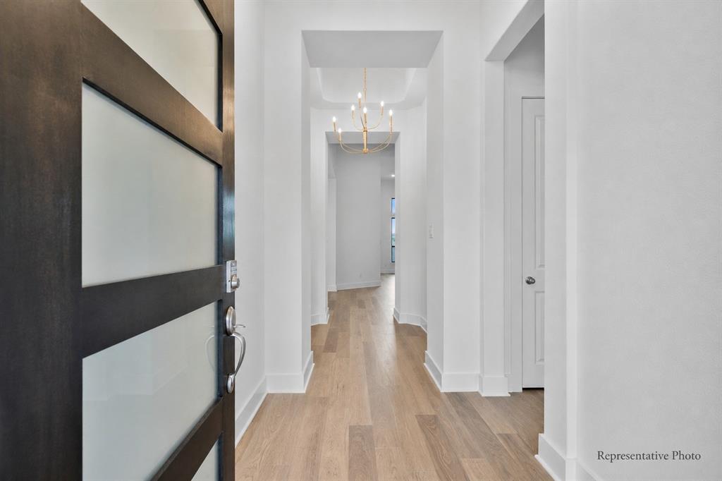 2332 Miranda Lane