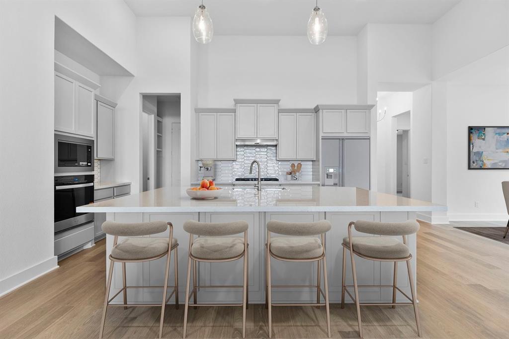 2332 Miranda Lane