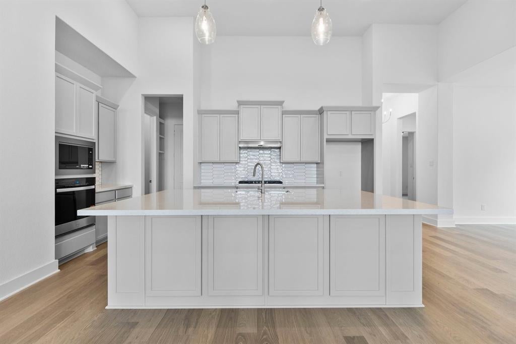 2332 Miranda Lane