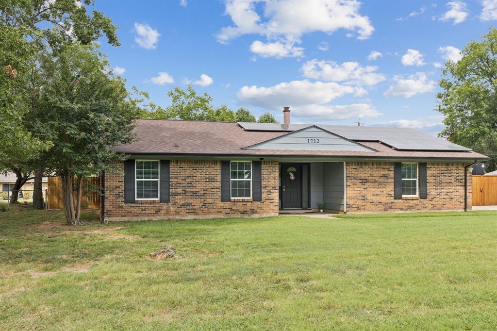 Corinth, Texas 76210, United States, 3 Bedrooms Bedrooms, ,3 BathroomsBathrooms,Residential,Active,195748