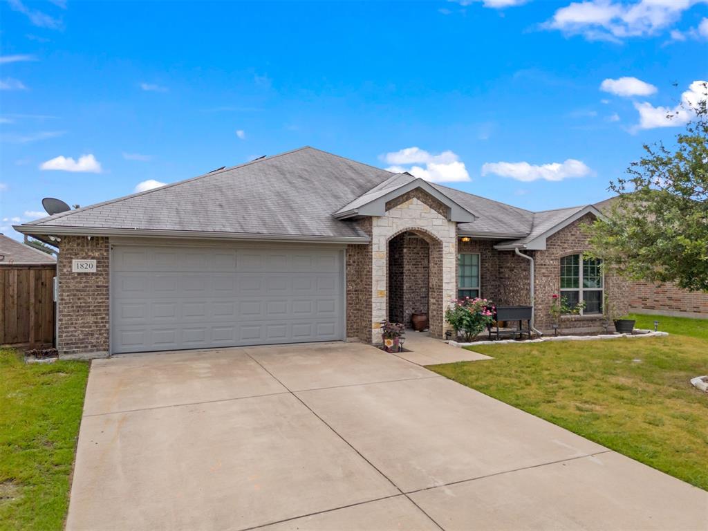 View Terrell, TX 75160 house