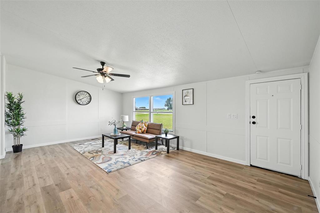 8425 Longhorn Drive