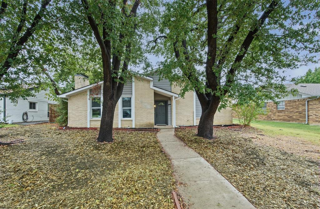 1882 Hillcrest Drive