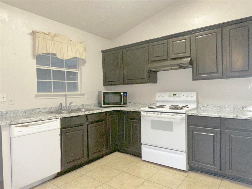 ALSBURY RIDGE - Residential