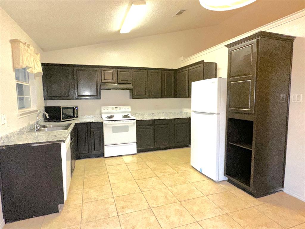 ALSBURY RIDGE - Residential