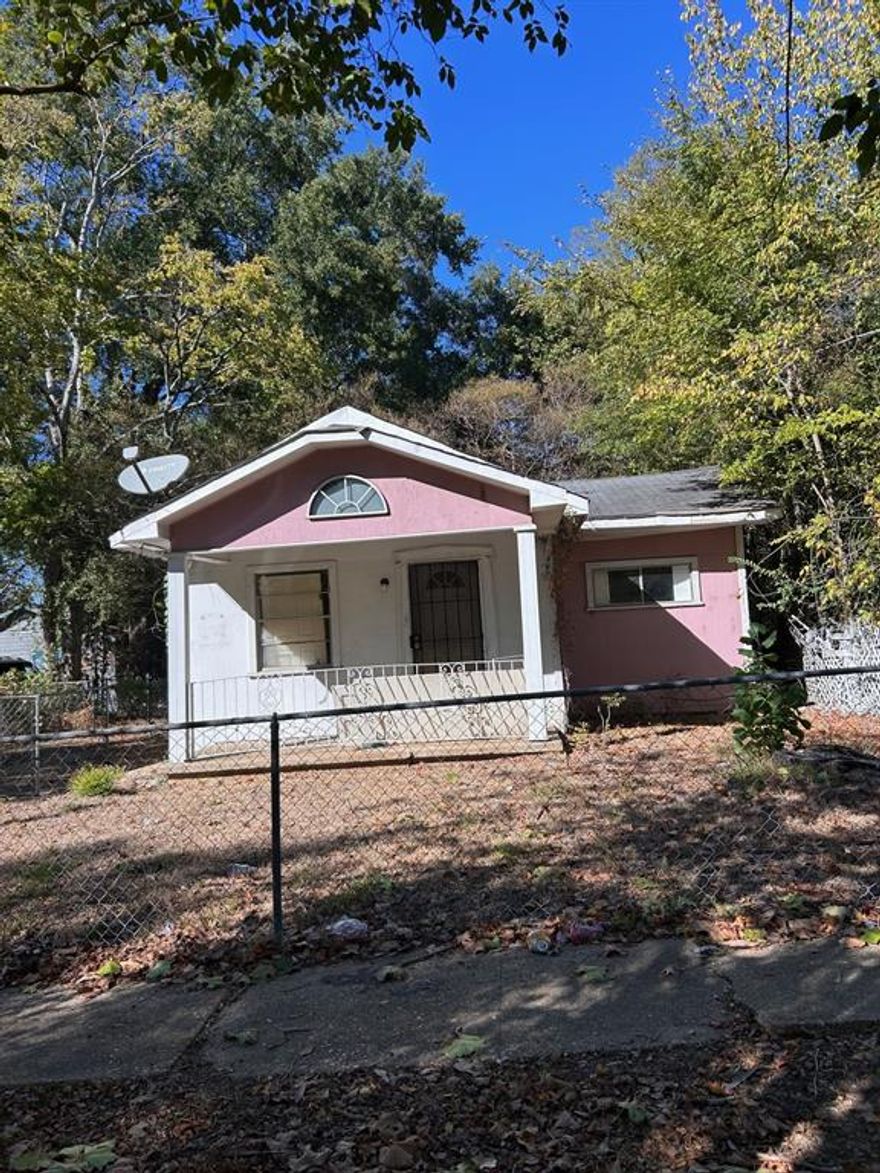 Perfect investment or income property opportunity.