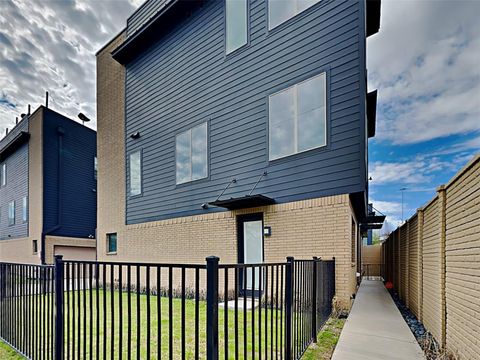 Photo of 3107 Sunny Brae Drive, Dallas, TX 75204 (MLS # 21331142)