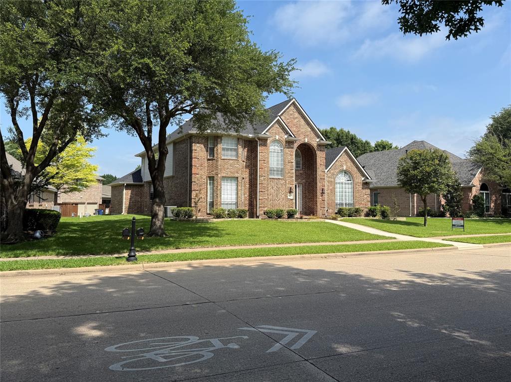 611 Twin Creek Drive