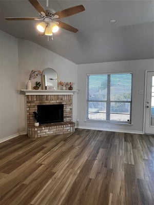 1309 INDIAN WELLS TRL, MIDLOTHIAN, TX 76065 - Image 8d2ba531d4feee22cd1fde4528d7208f/1325834802