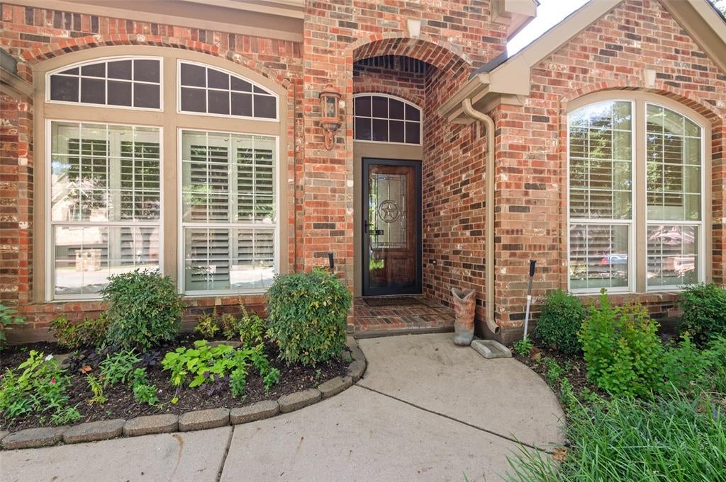 828 Spring Creek Drive