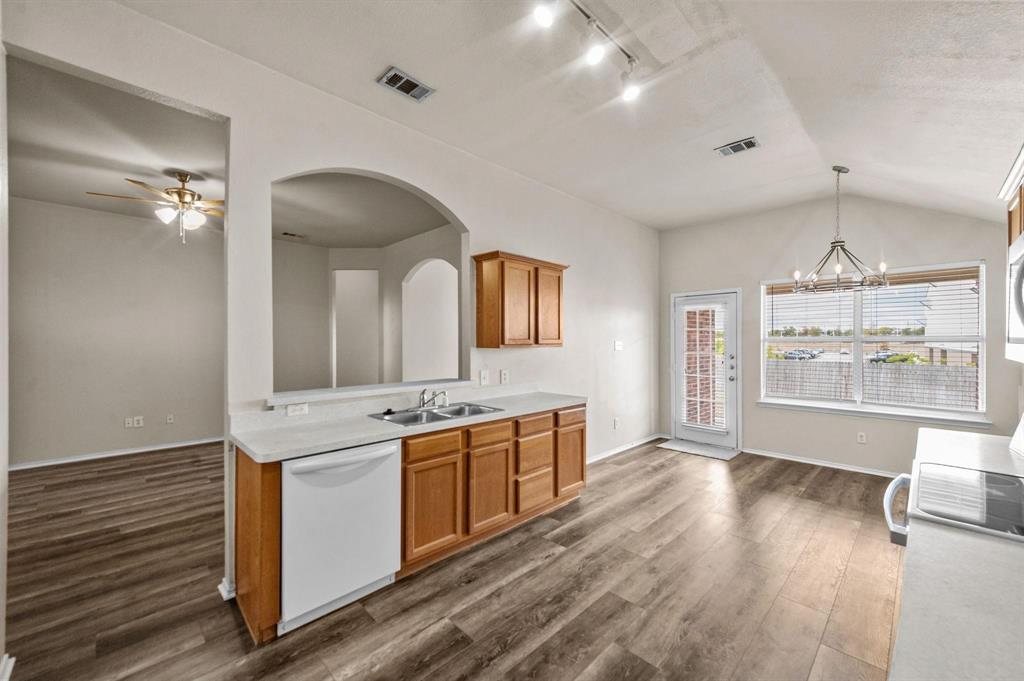 2032 Sunny Side Drive
