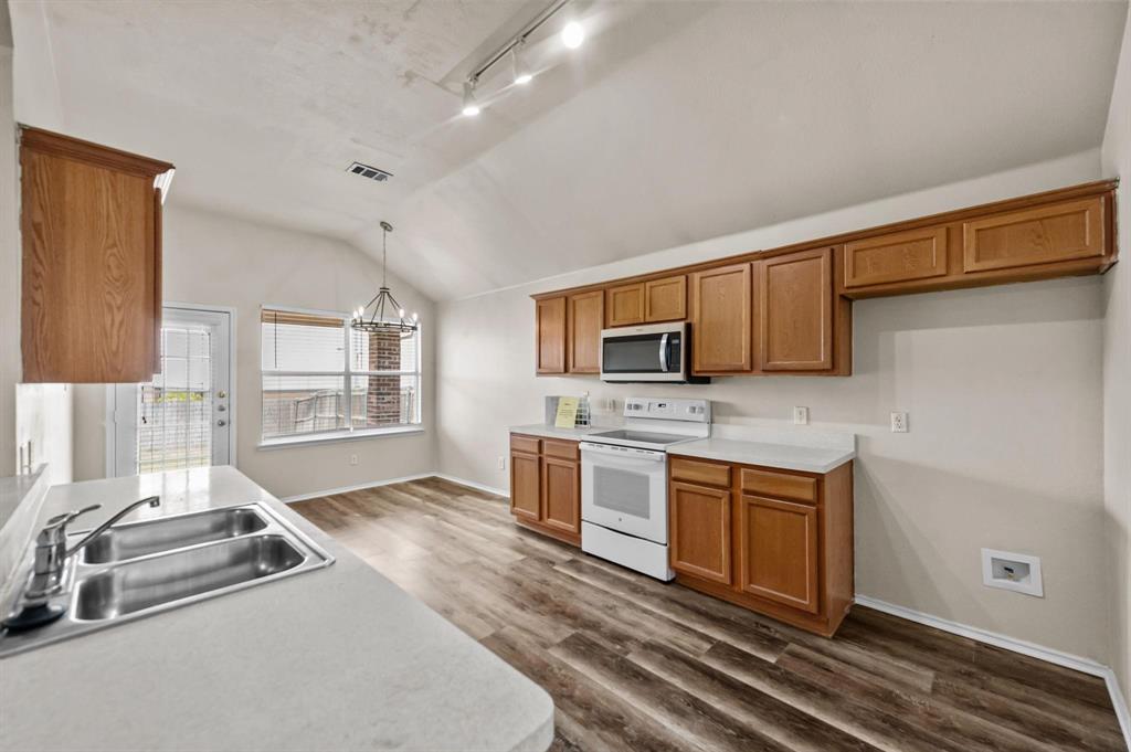 2032 Sunny Side Drive