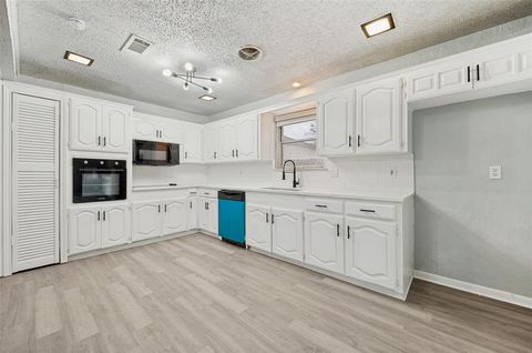 Tiny photo for 3209 Gail Court, Irving, TX 75060 (MLS # 21201151)