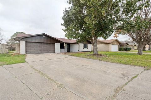 Tiny photo for 3209 Gail Court, Irving, TX 75060 (MLS # 21201151)