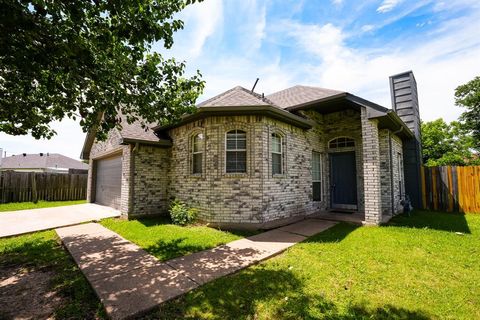 Photo of 6310 Jessica Way, Rowlett, TX 75089 (MLS # 21330766)