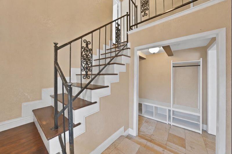 1818 Burr Oak Street