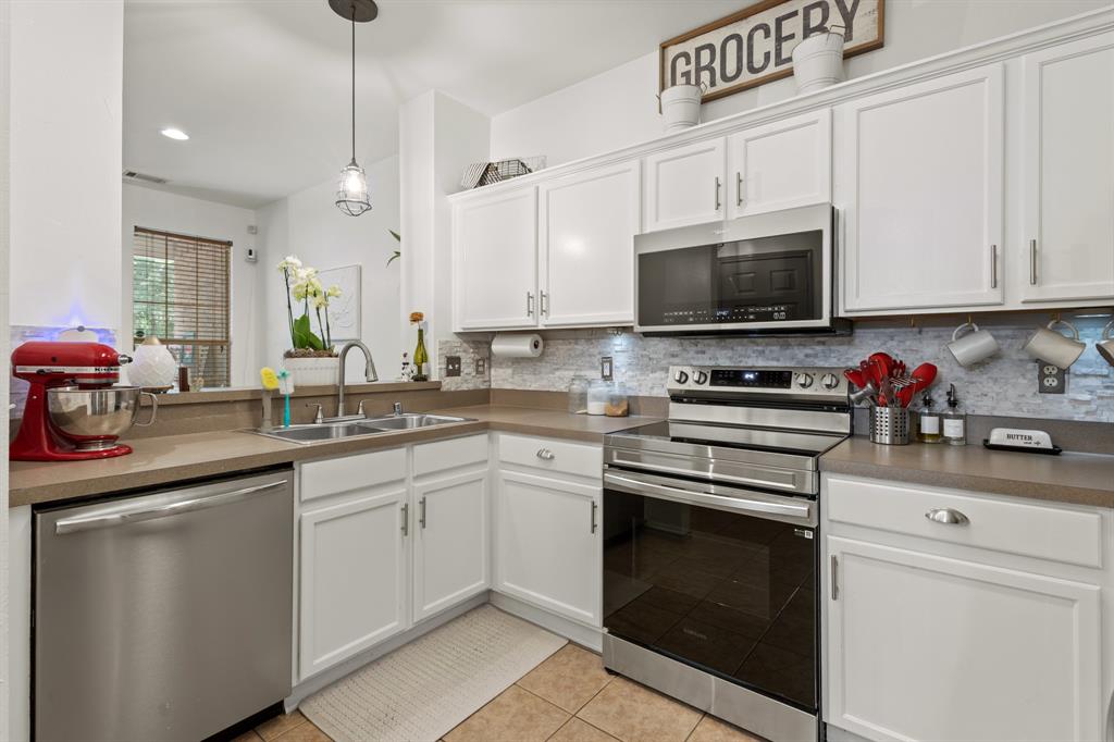 Stoneleigh Place Add - Residential