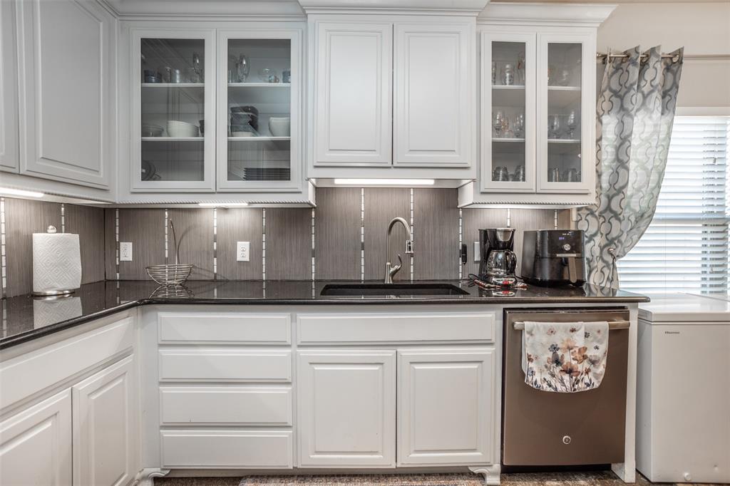 1800 Silver Oaks Drive