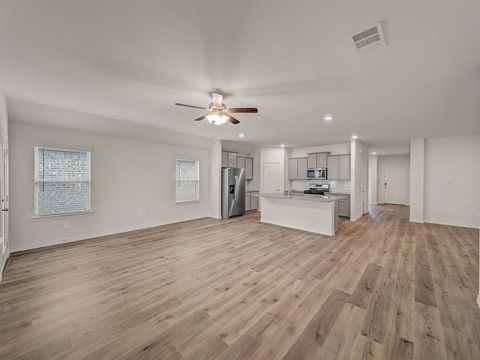 9733 Tinsley Street Aubrey TX 76227