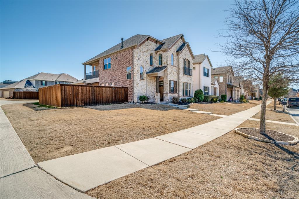 814 Davids Way