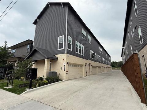 Photo of 629 N Tyler Street #101-108, Dallas, TX 75208 (MLS # 21253900)