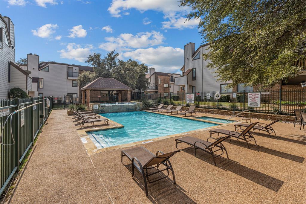 Arlington Oaks Condo - Residential